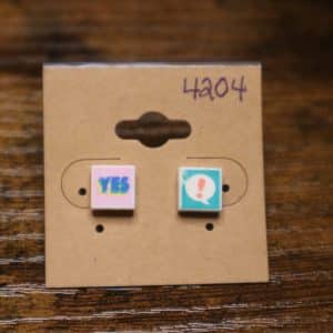 4204 - pink blue square yes/!