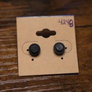 4248 - raised black single stud