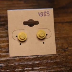 4283 - raised gold solid single stud