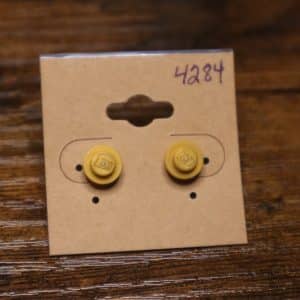 4284 - raised gold solid single stud